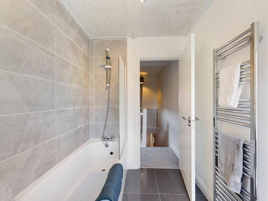 It'S Broadway Baby! Great House Close To City Centre بلفاست المظهر الخارجي الصورة